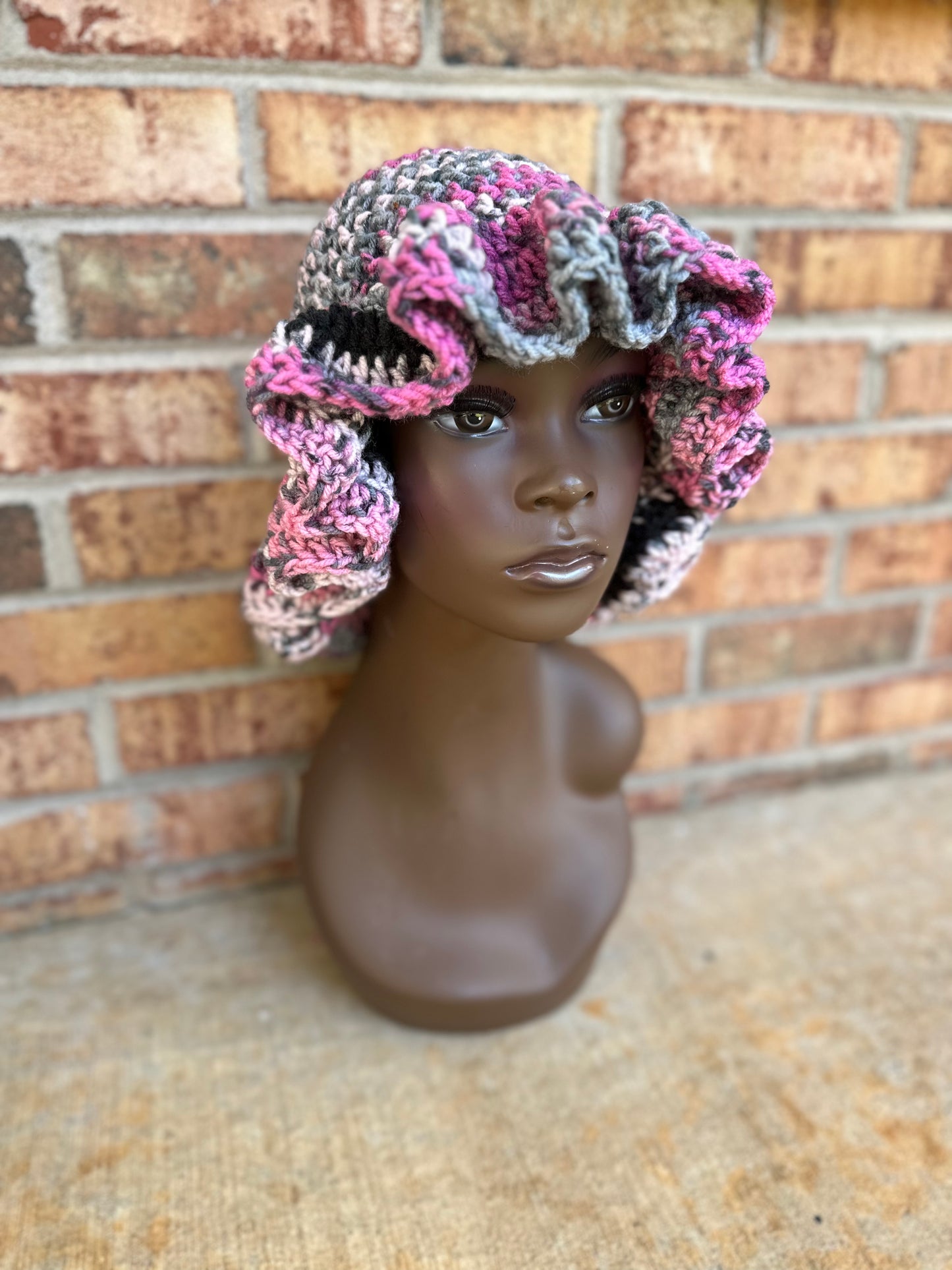 Pinky Wavy Brim Hat