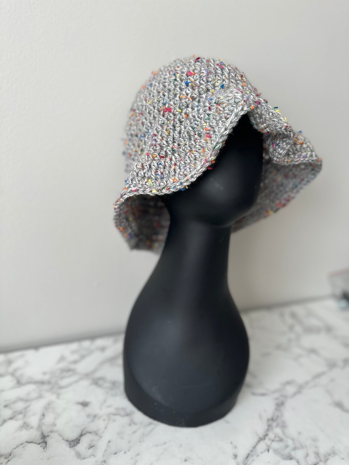 Speckled bucket hat