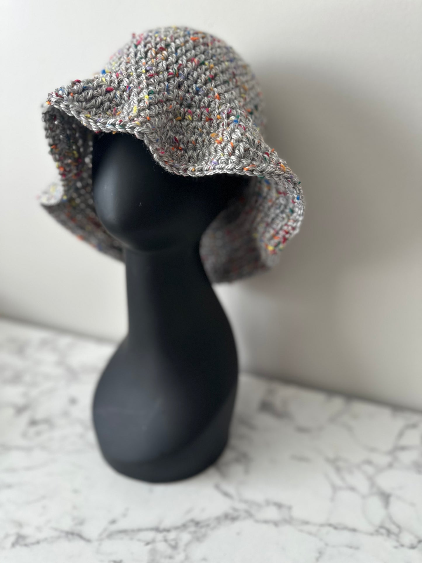 Speckled bucket hat
